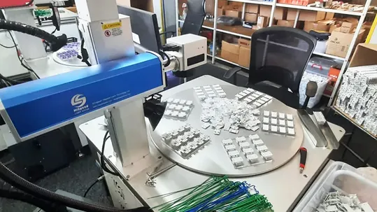 Шестистанционный лазерный маркиратор для российского производителя ушных бирок для животных