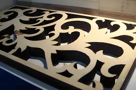 Резка деревянной мебели