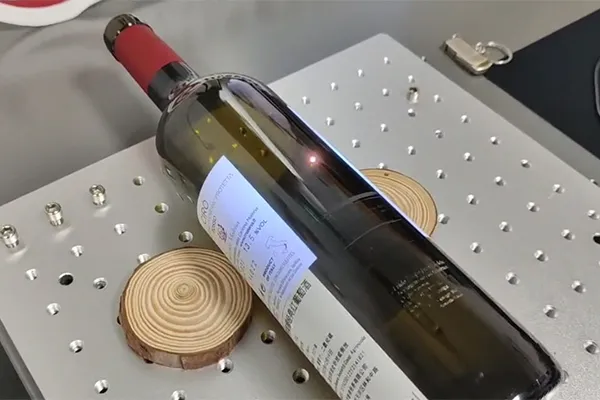 Маркировка: бутылка для вина