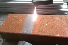 Очистка: металлическая квадратная трубка