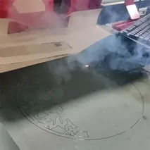 Лазерная гравировка на отрывной пленке